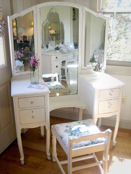 Old Fashioned Bedroom Sets: The Charm of Classic Beauty